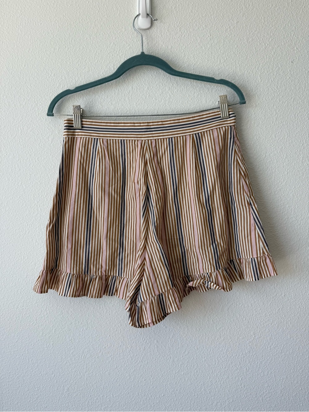 See By Chloe Multicolor Striped Short - Picture 9 of 10